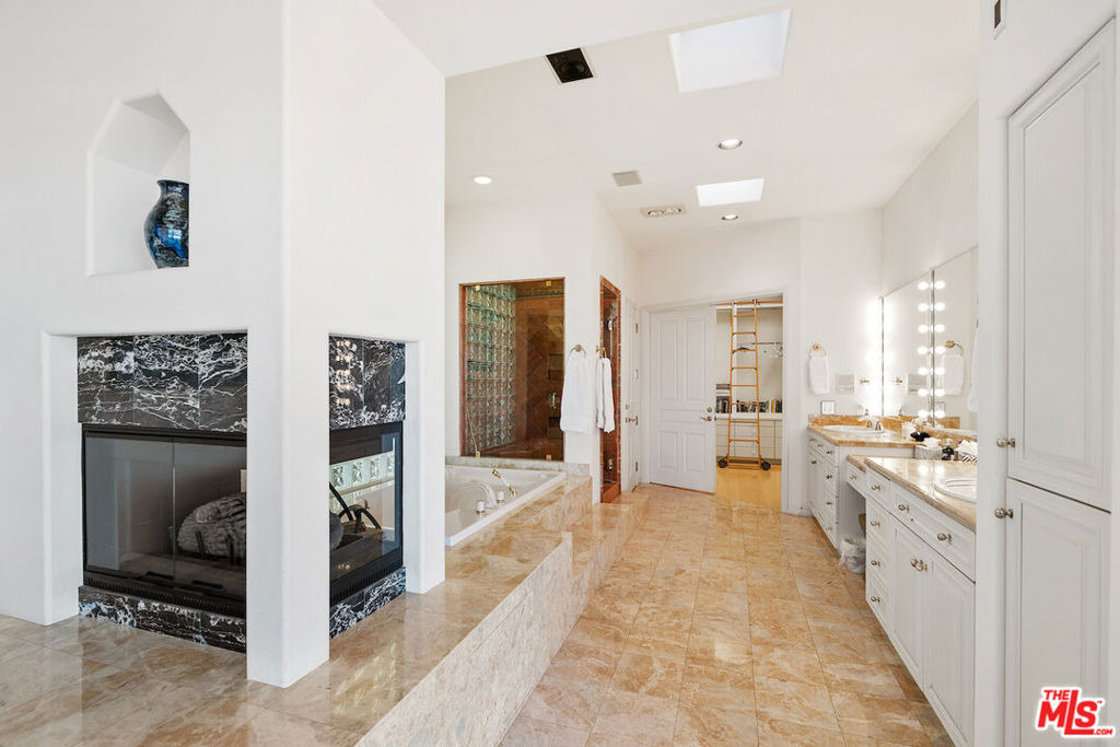 7350 Brodiaea Way - Photo 31