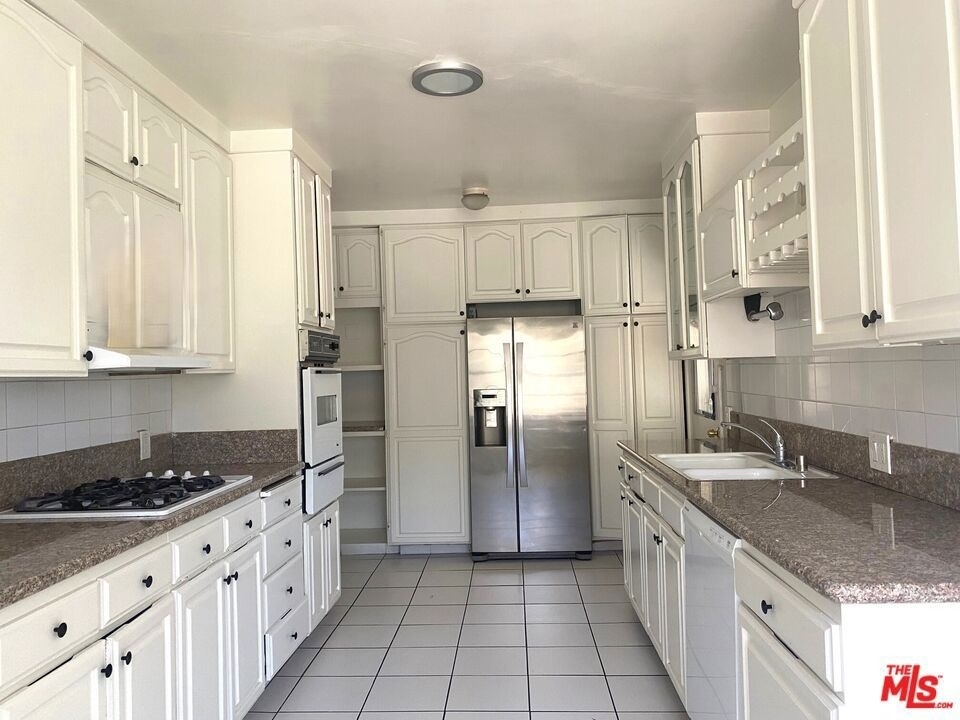 10682 Kinnard Avenue - Photo 5