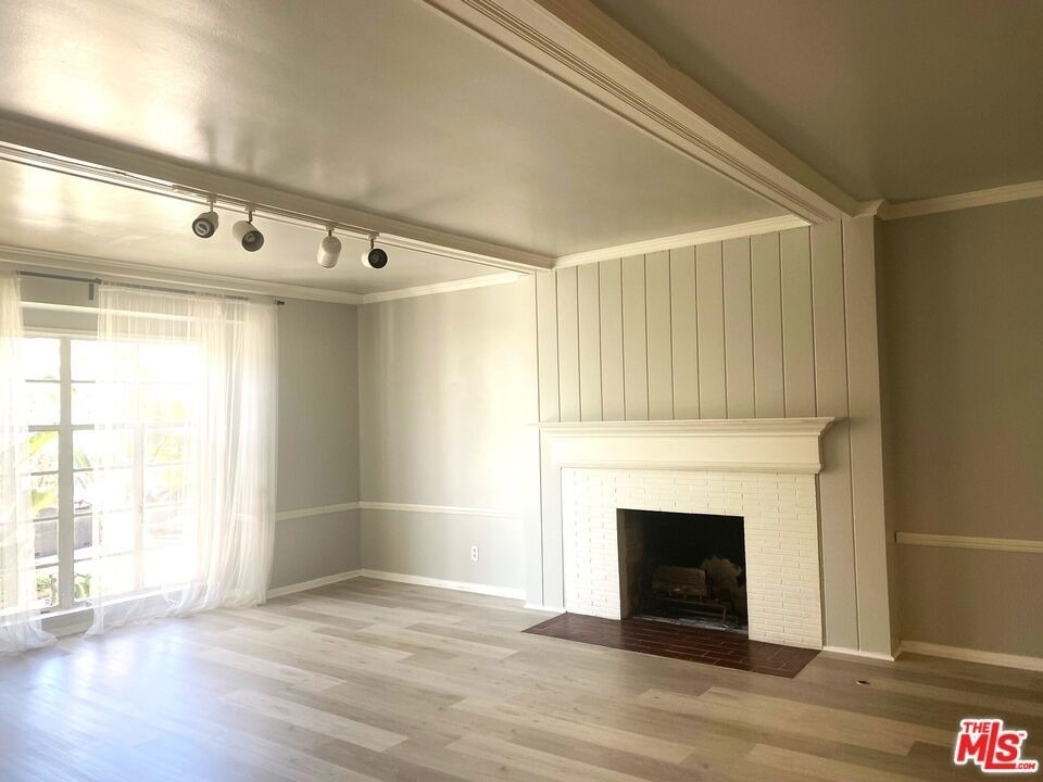 10682 Kinnard Avenue - Photo 1