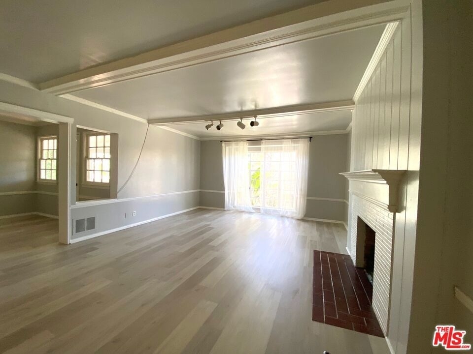 10682 Kinnard Avenue - Photo 2