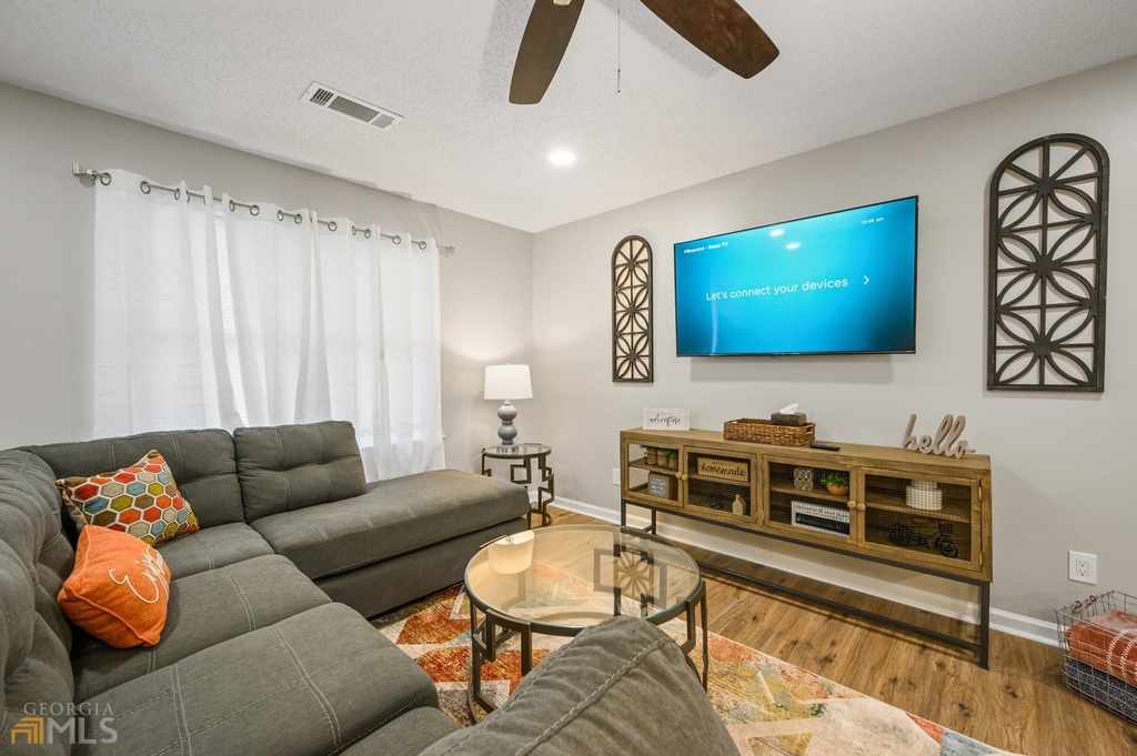 25 Jennifer Lane - Photo 1