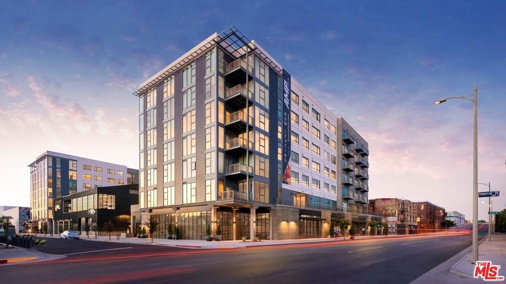 695 S Santa Fe Avenue - Photo 2