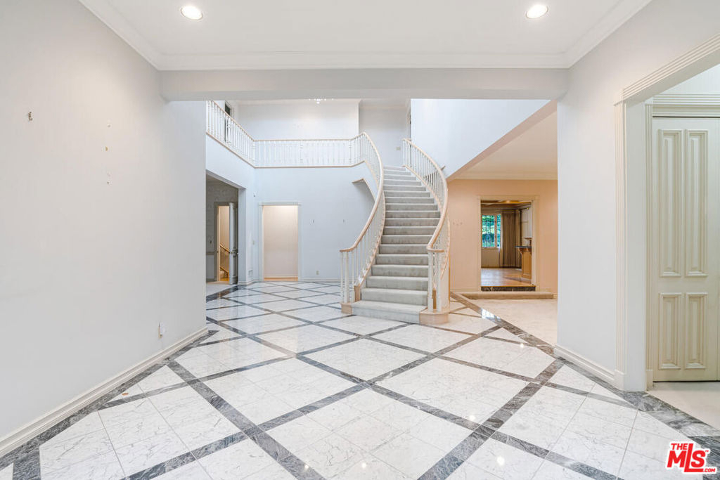 604 N Linden Drive - Photo 4
