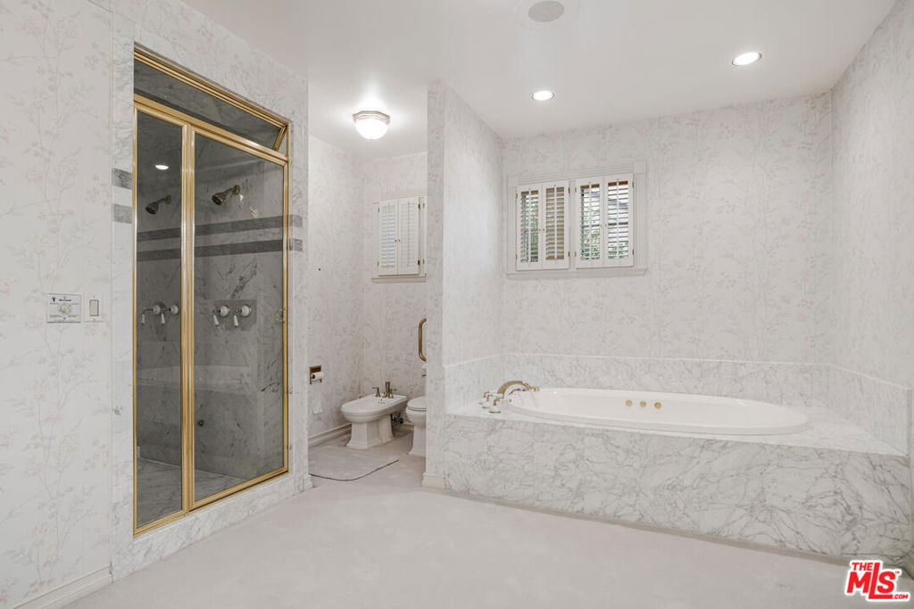 604 N Linden Drive - Photo 34