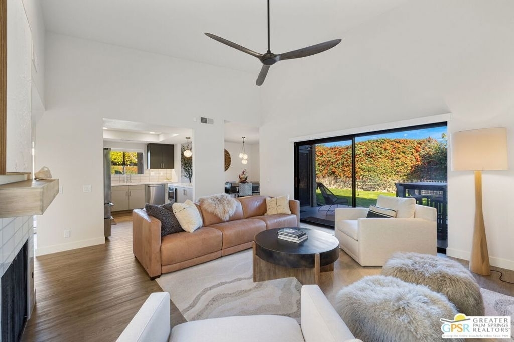 300 E Tiffany Circle - Photo 4