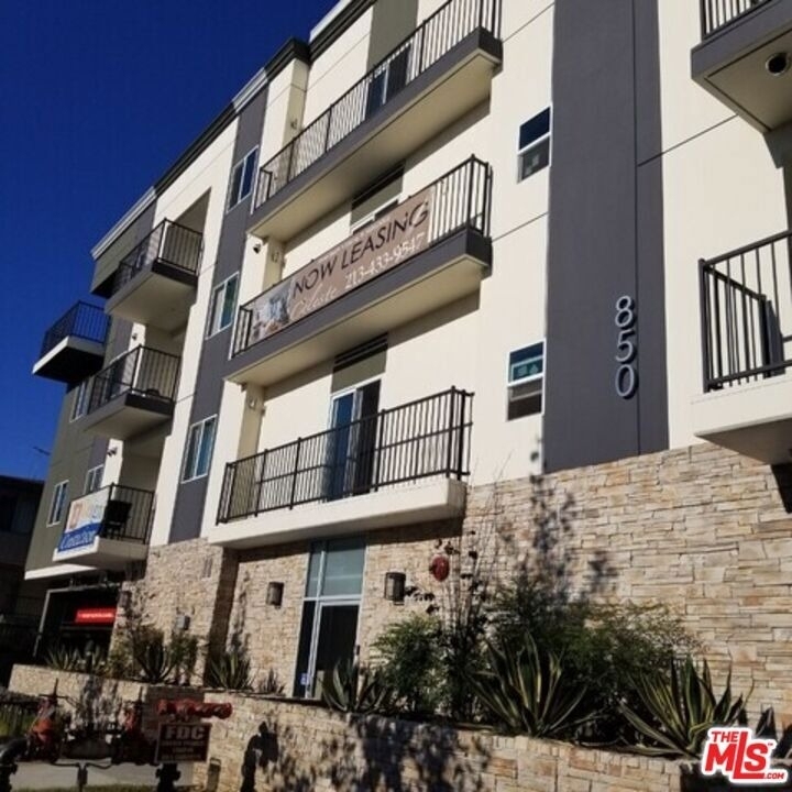 850 S Gramercy Place - Photo 4