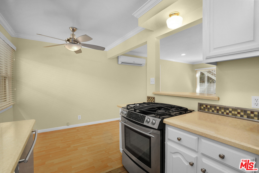 2820 Arizona Avenue - Photo 6