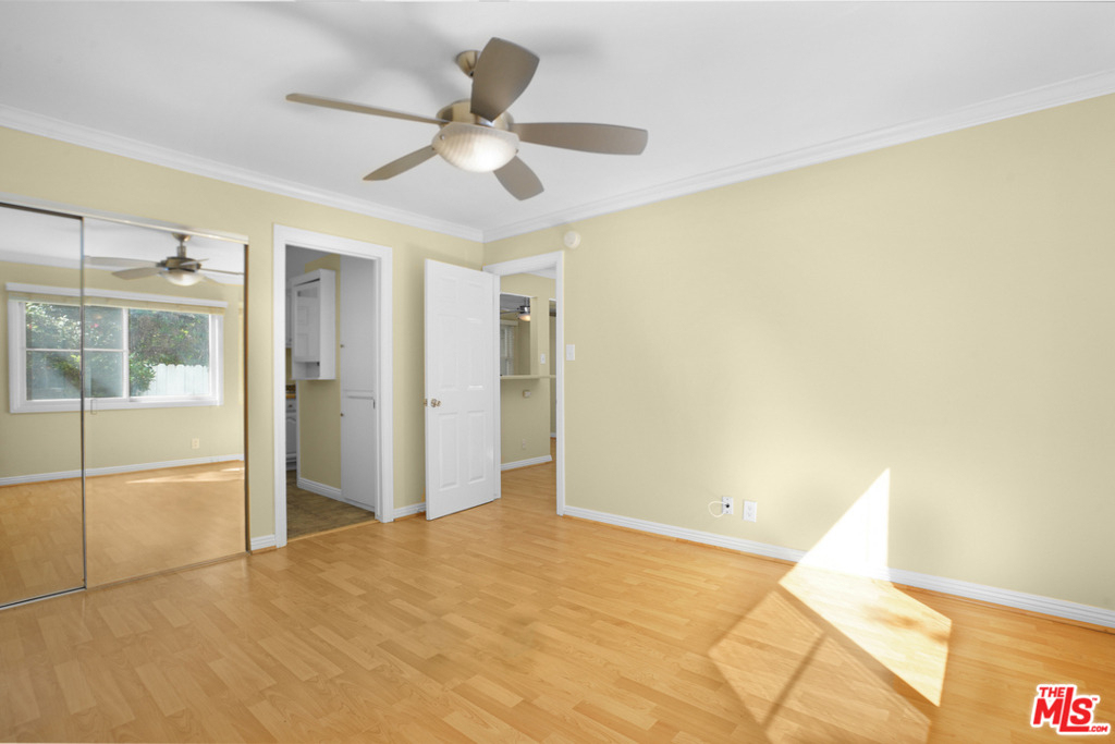 2820 Arizona Avenue - Photo 10