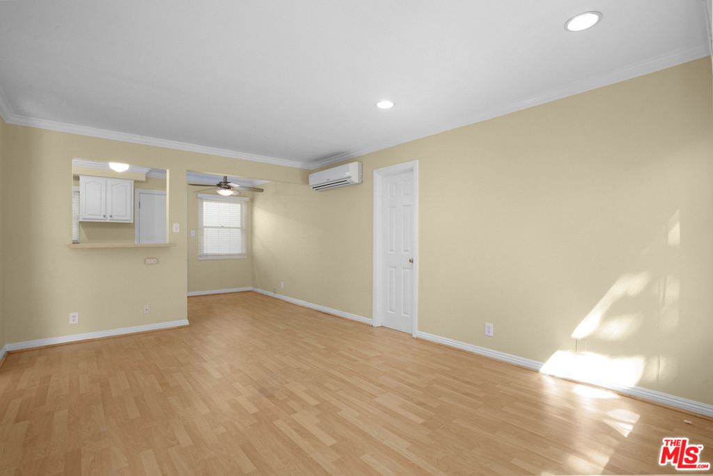 2820 Arizona Avenue - Photo 2