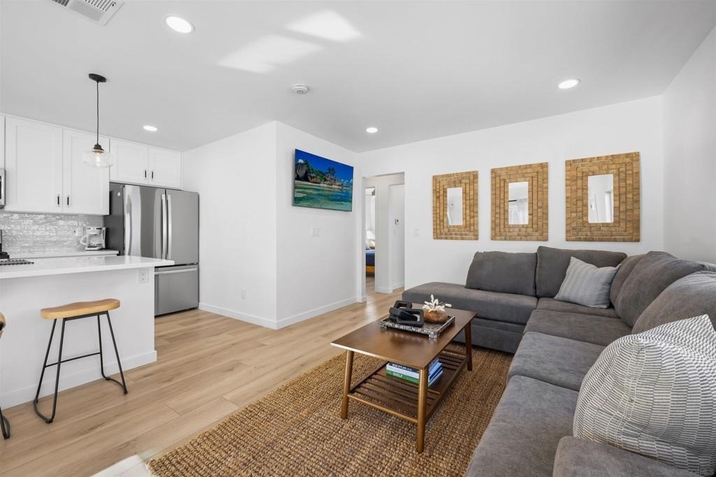 836 Island Ct - Photo 1