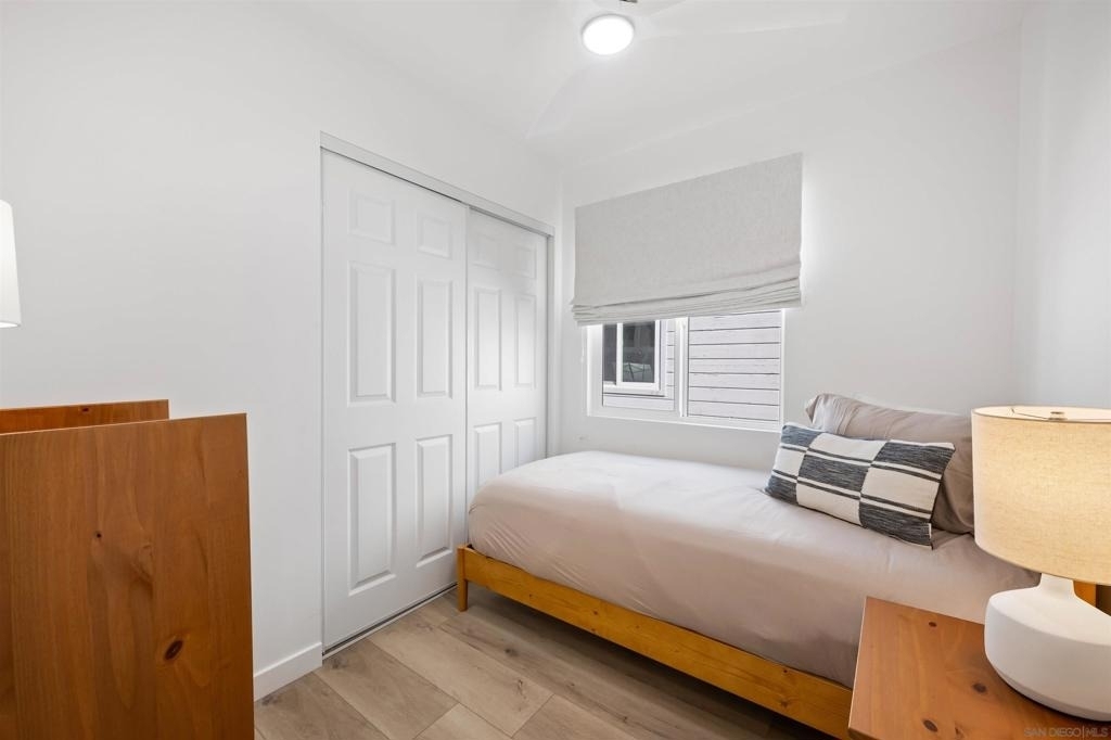 836 Island Ct - Photo 11