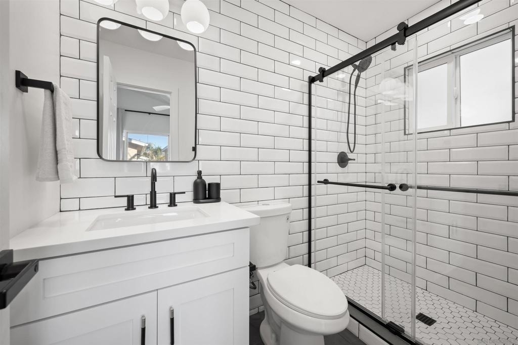 836 Island Ct - Photo 8