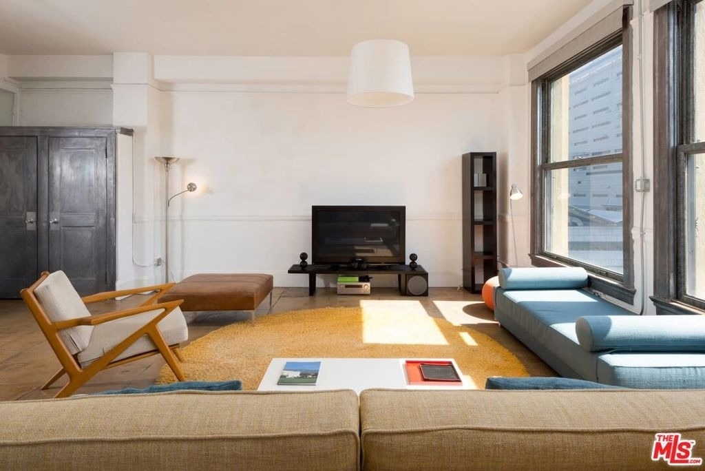 108 W 2nd Street - Photo 4