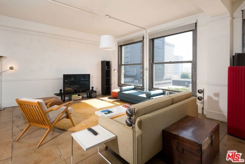 108 W 2nd Street - Photo 5