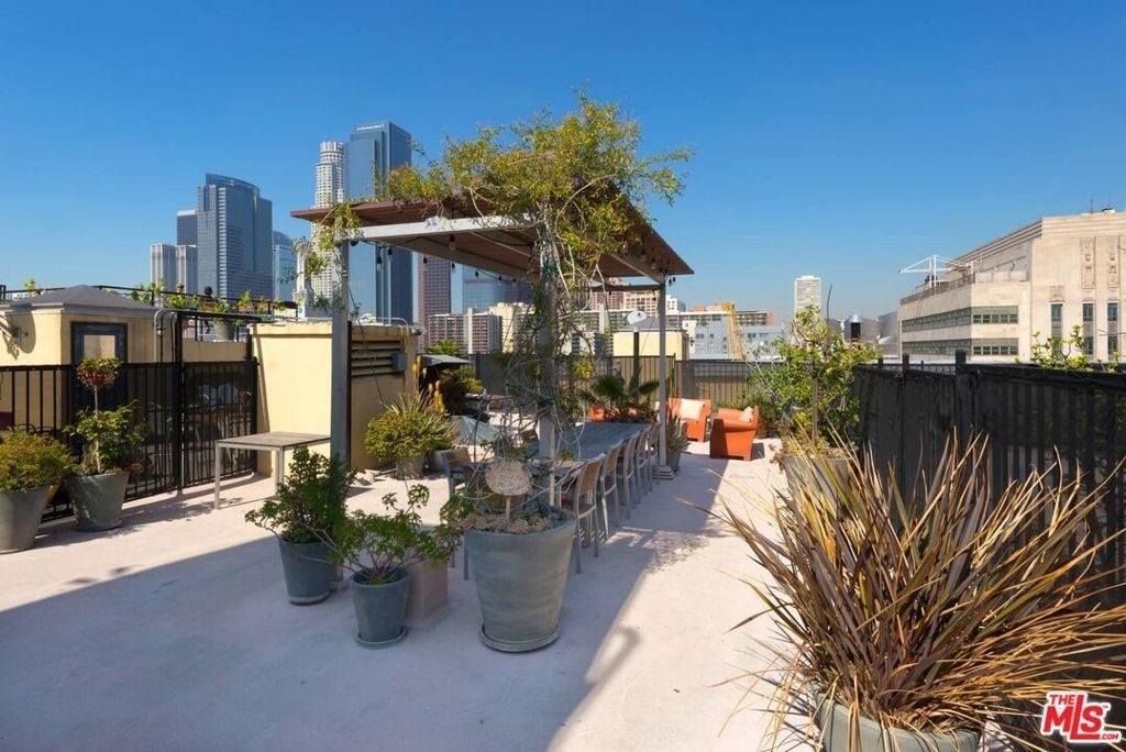 108 W 2nd Street - Photo 16