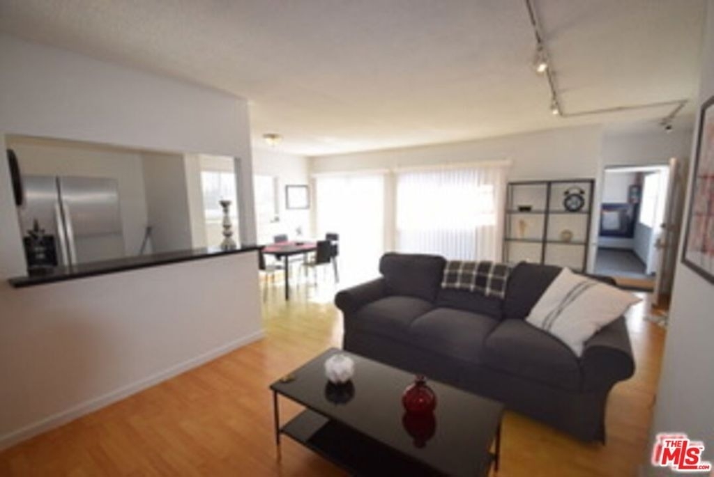 1940 Carmen Avenue - Photo 2
