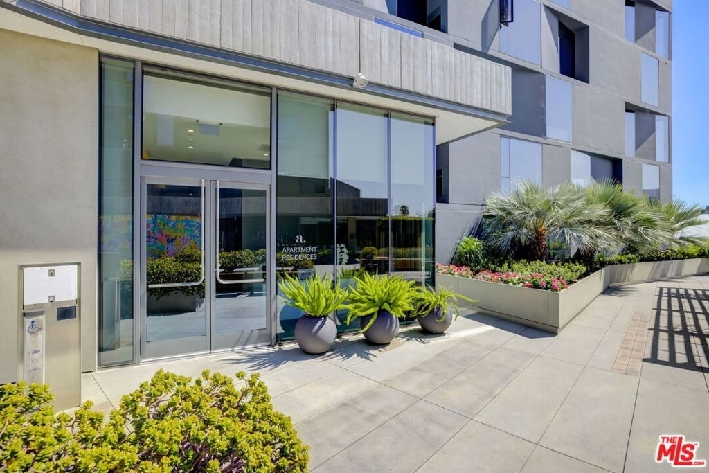 8500 W Sunset - Photo 10