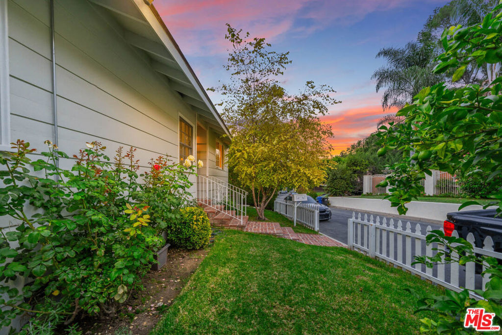 3771 Longview Valley Road - Photo 3