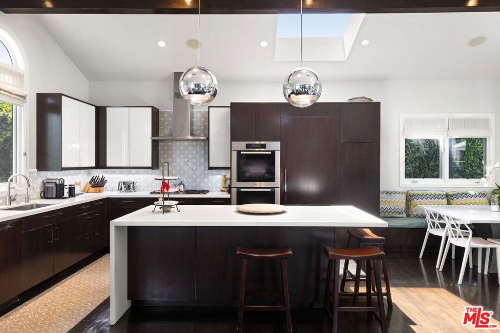 647 Toyopa Drive - Photo 11