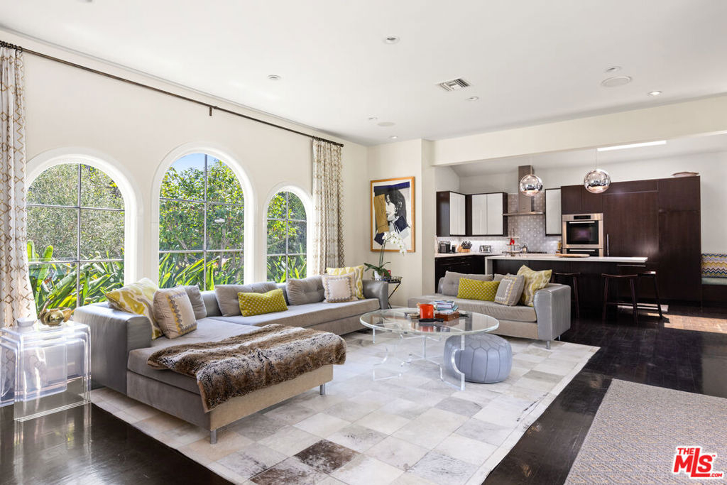 647 Toyopa Drive - Photo 9