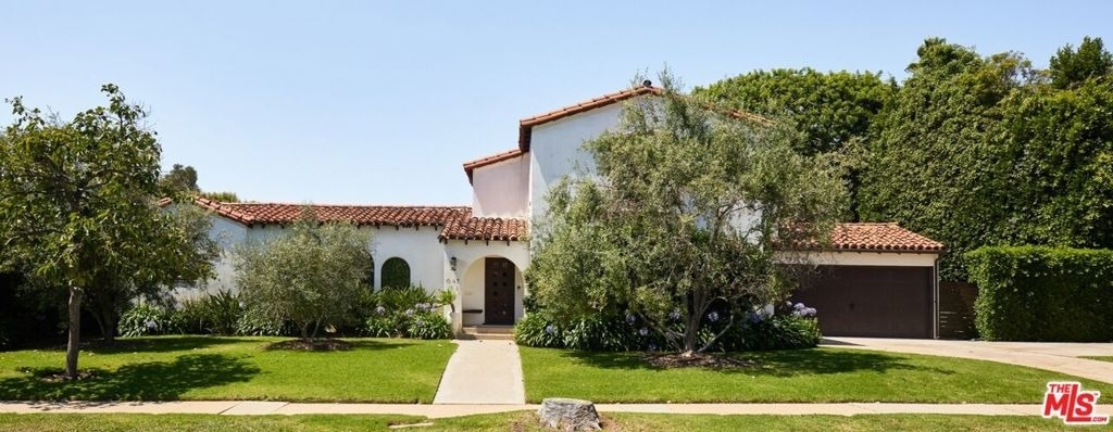 647 Toyopa Drive - Photo 0