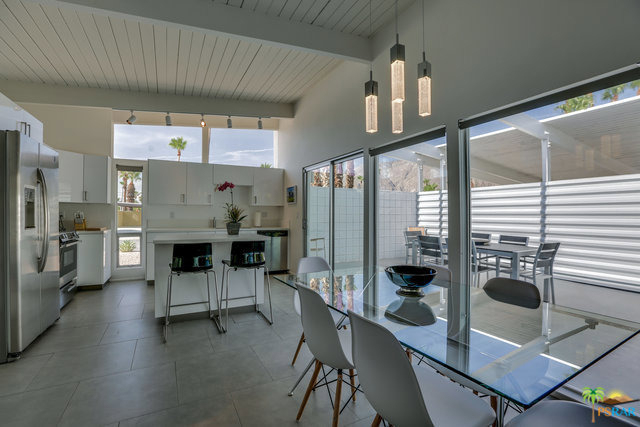 688 E Spencer Drive - Photo 3