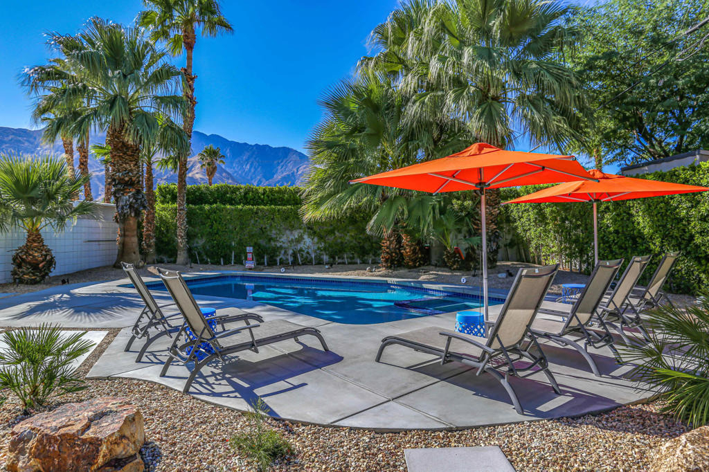 688 E Spencer Drive - Photo 4