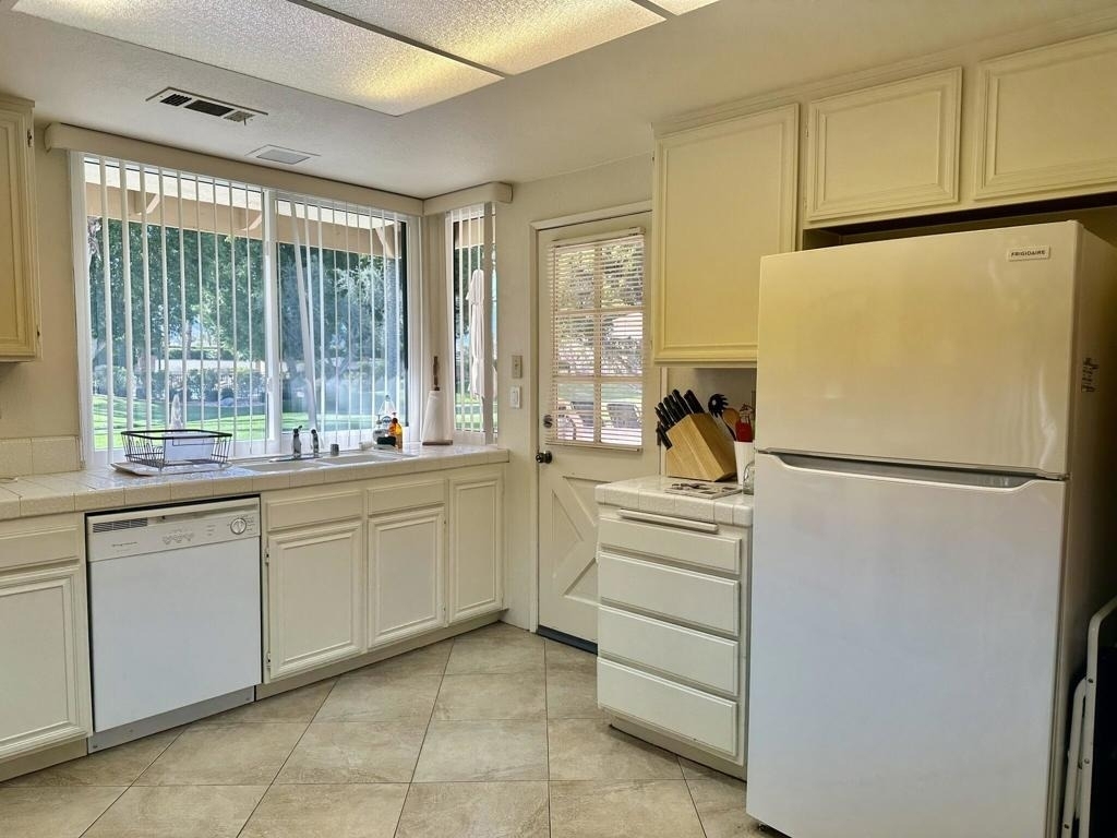 207 Serena Drive - Photo 6