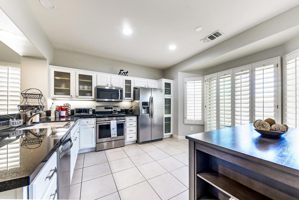 39676 Somerset Avenue - Photo 7