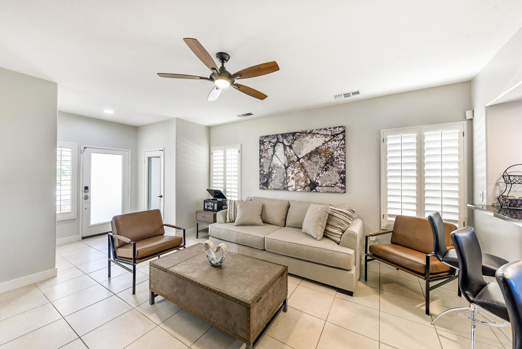 39676 Somerset Avenue - Photo 3