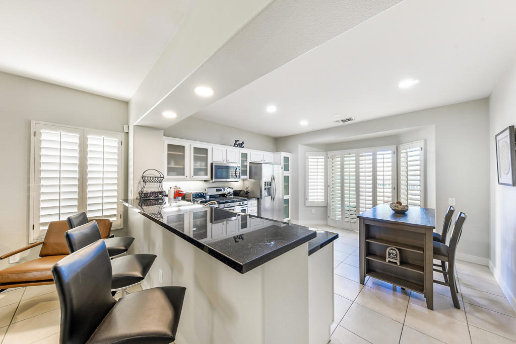 39676 Somerset Avenue - Photo 8