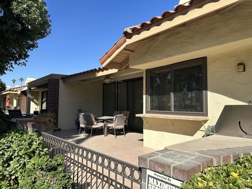 261 Santa Barbara Circle - Photo 2