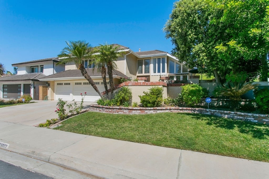 28602 Silverton Dr - Photo 2