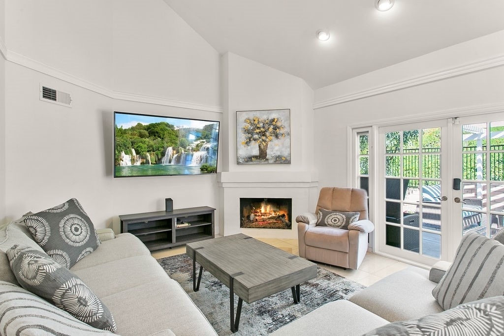 28602 Silverton Dr - Photo 0