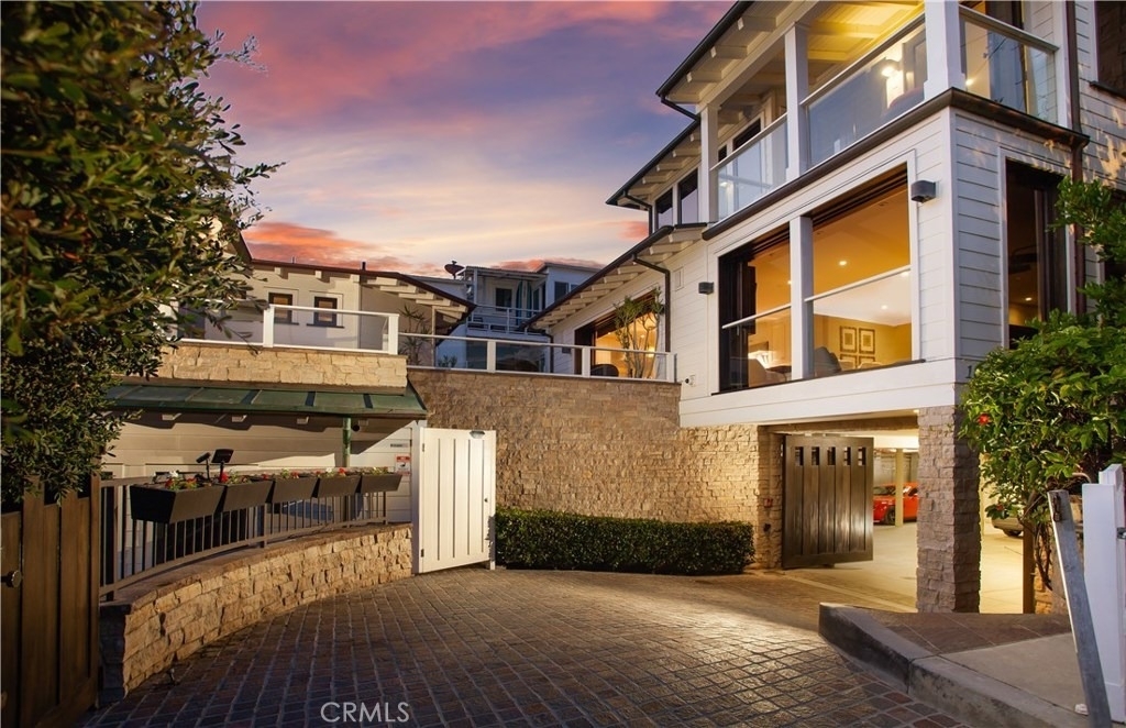160 Saint Anns Drive - Photo 4