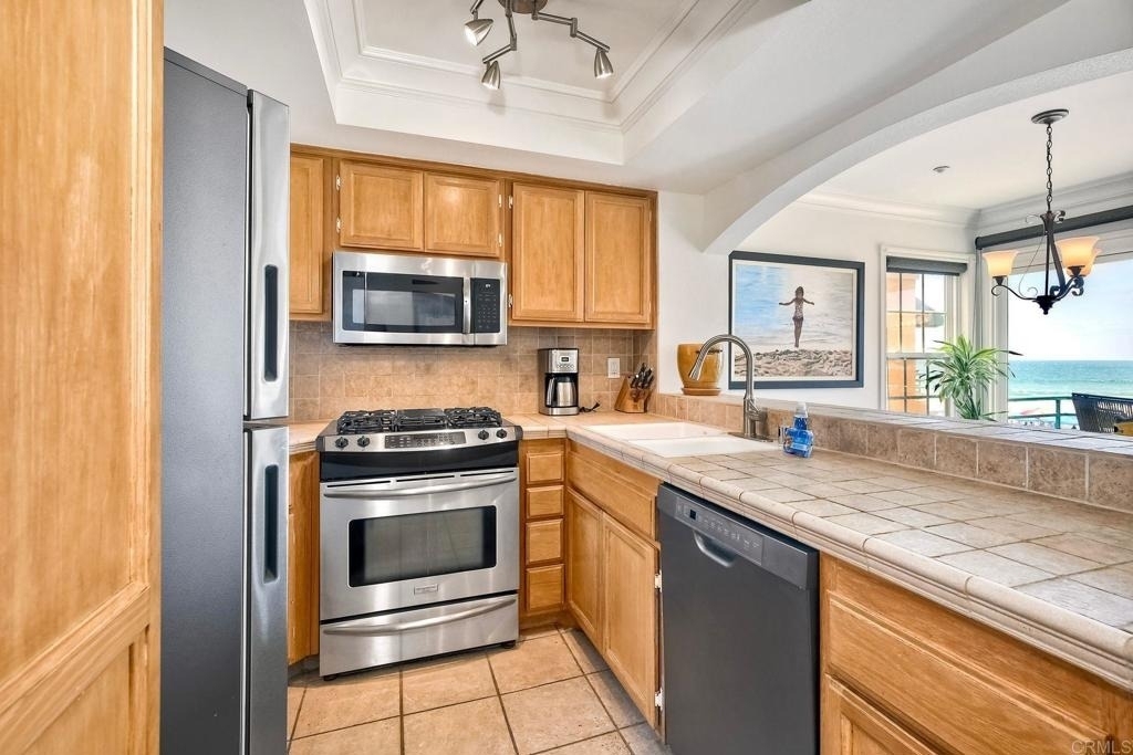 400 N The Strand - Photo 2