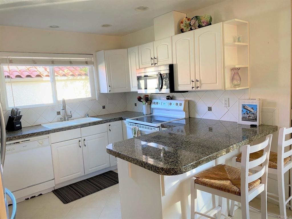 6677 Paseo Del Norte - Photo 9