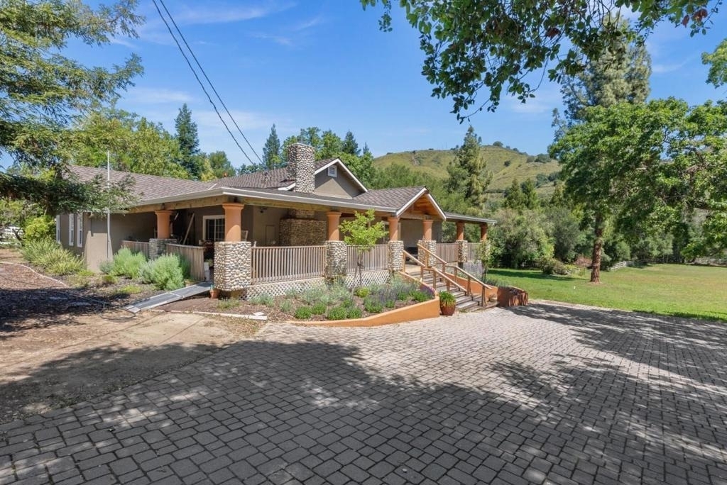 13550 Uvas Road - Photo 33