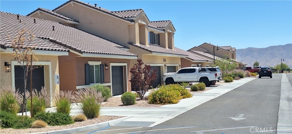 16852 Muscatel - Photo 4