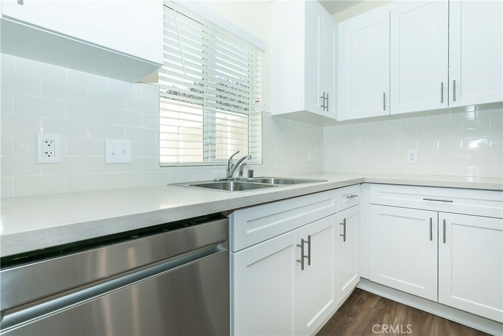 16852 Muscatel - Photo 8
