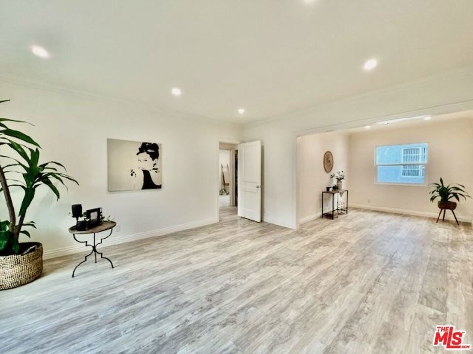 124 N Pass Avenue - Photo 1