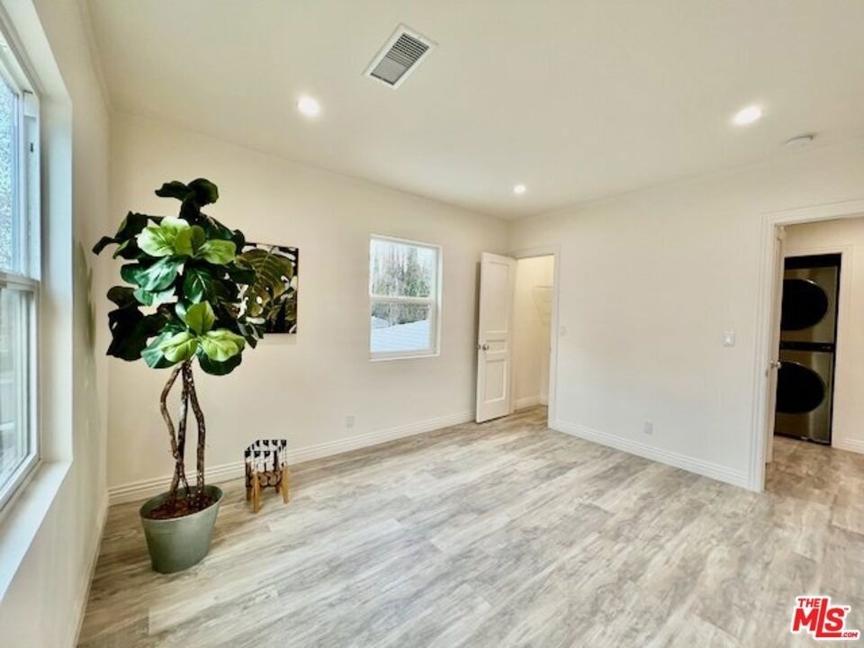 124 N Pass Avenue - Photo 10