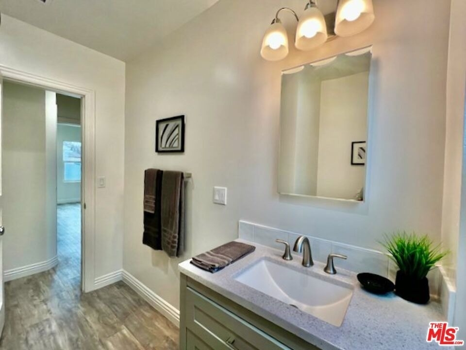 124 N Pass Avenue - Photo 15