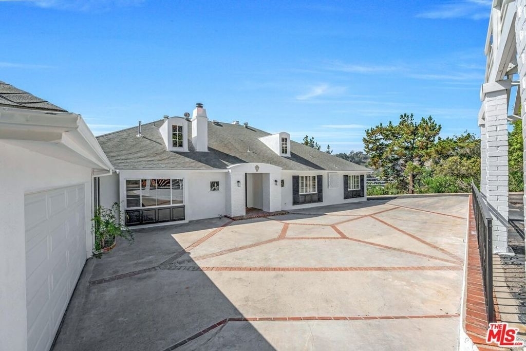 949 N Norman Place - Photo 33