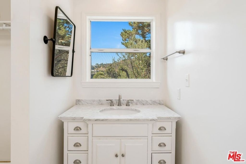 949 N Norman Place - Photo 18