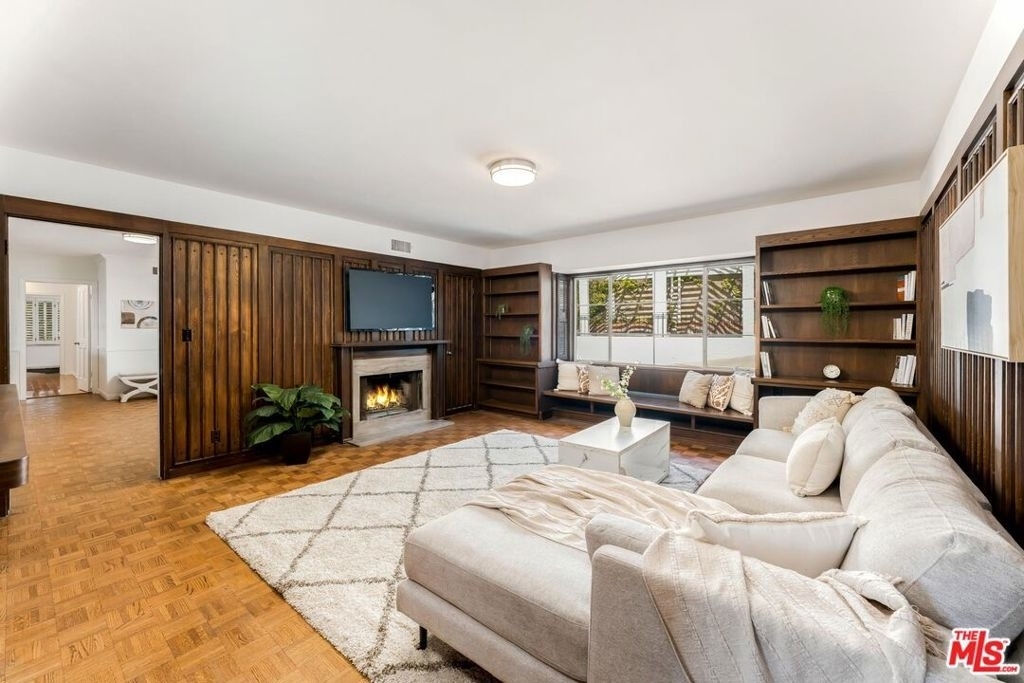 949 N Norman Place - Photo 6