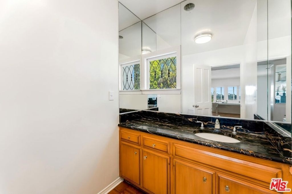 949 N Norman Place - Photo 8
