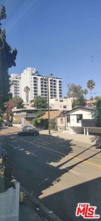 935 N San Vicente Boulevard - Photo 14