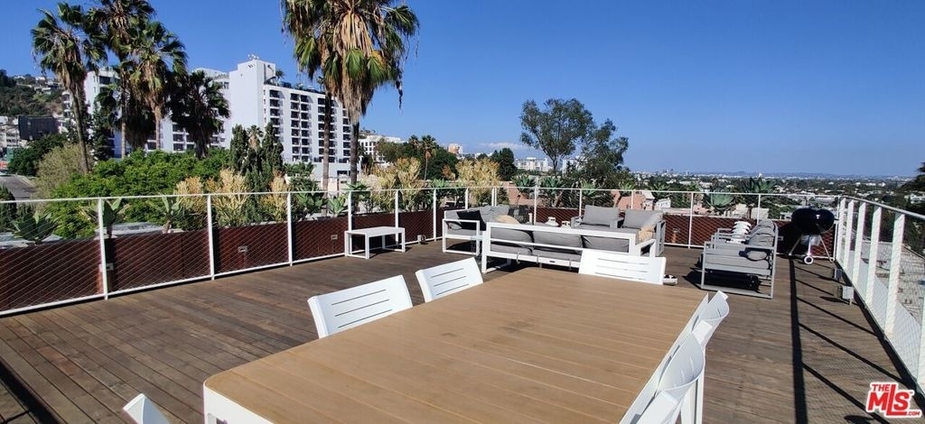 935 N San Vicente Boulevard - Photo 16