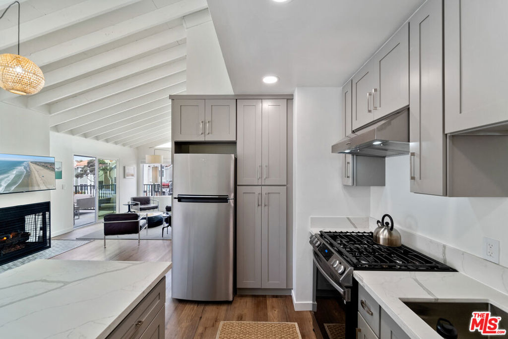 213 17th Street - Photo 27